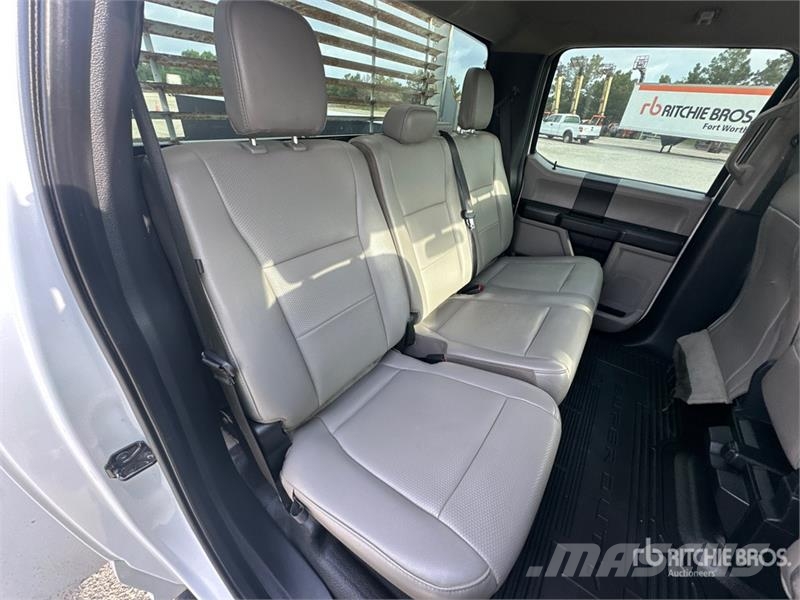Ford F-350 XL 4x4 Crew Cab Utility Truck (Inoperable) ピックアップ/ドロップサイド