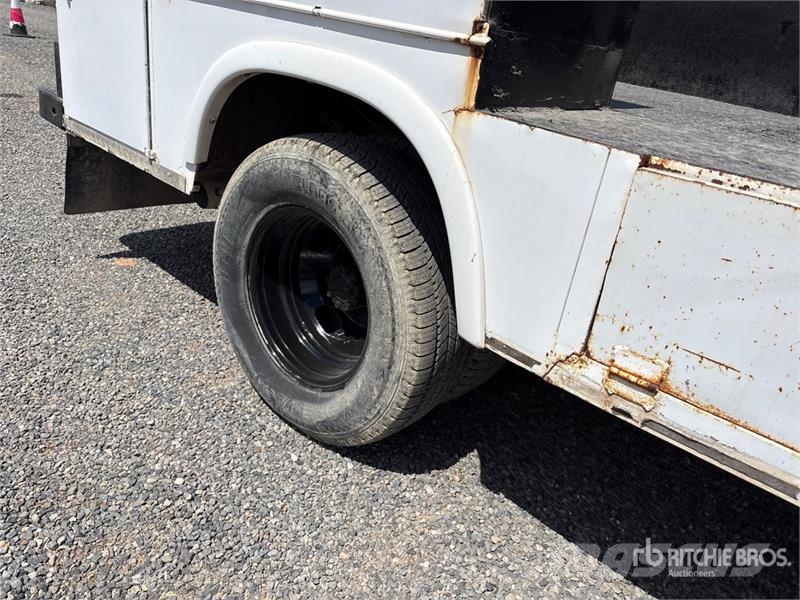 Ford F-350 XL 4x4 Crew Cab Utility Truck Utilitaire benne