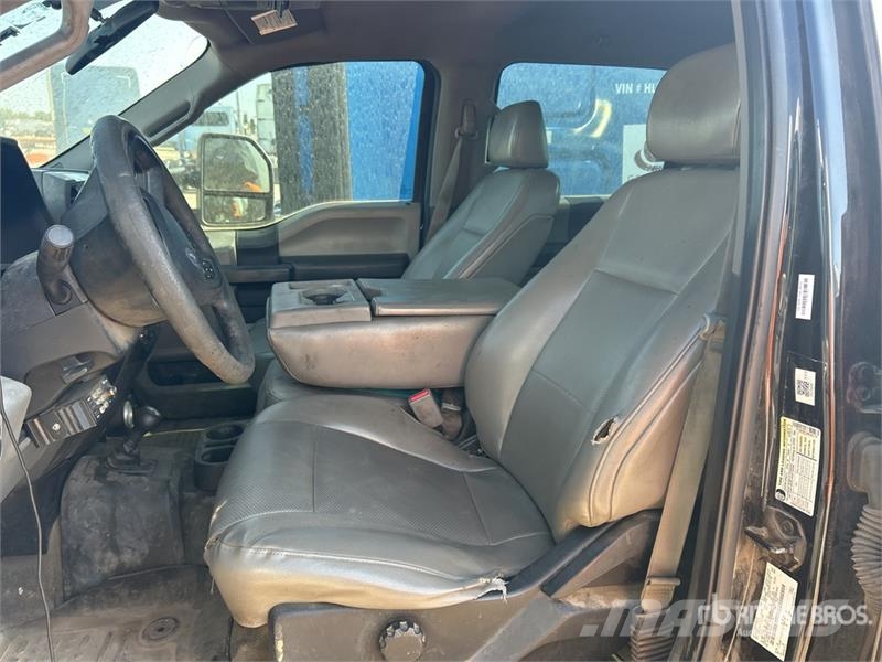 Ford F-350 XL 4x4 Crew Cab Pickup Andere Transporter