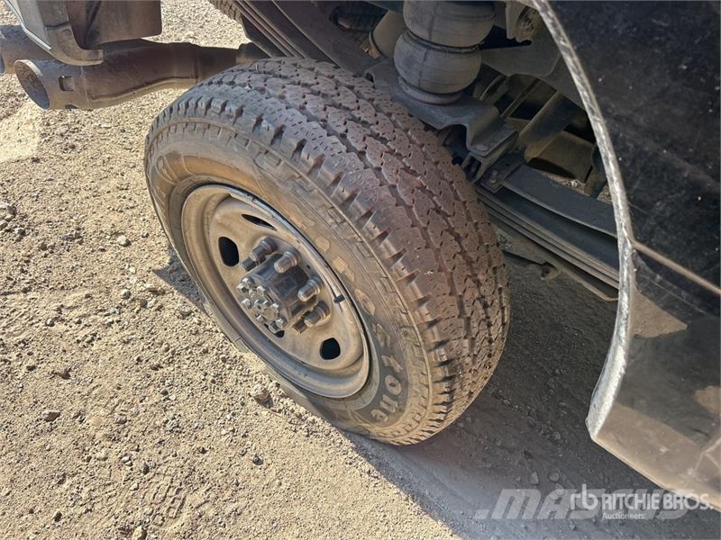 Ford F-350 XL 4x4 Crew Cab Pickup Andere Transporter