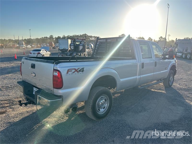 Ford F-350 XL 4x4 Crew Cab Pickup Andere Transporter