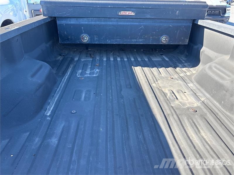 Ford F-350 XL 4x4 Crew Cab Pickup (Inoperable) その他
