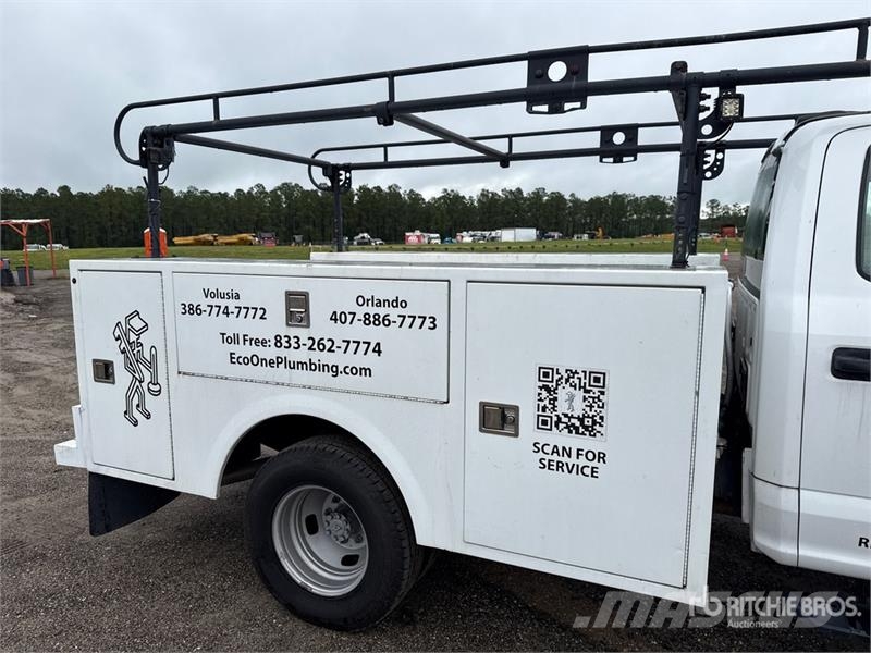 Ford F-350 XL 4x4 Crew Cab Utility Truck Prekucniki