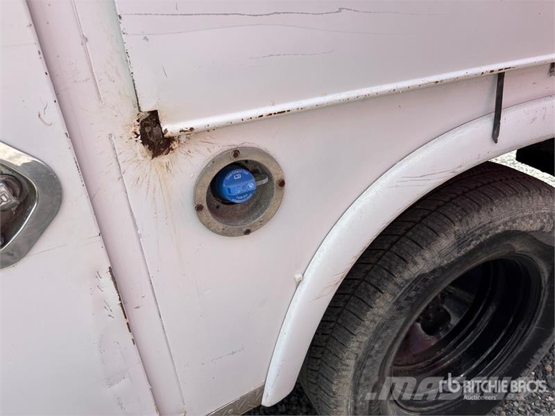 Ford F-350 XL 4x4 Crew Cab Utility Truck Utilitaire benne