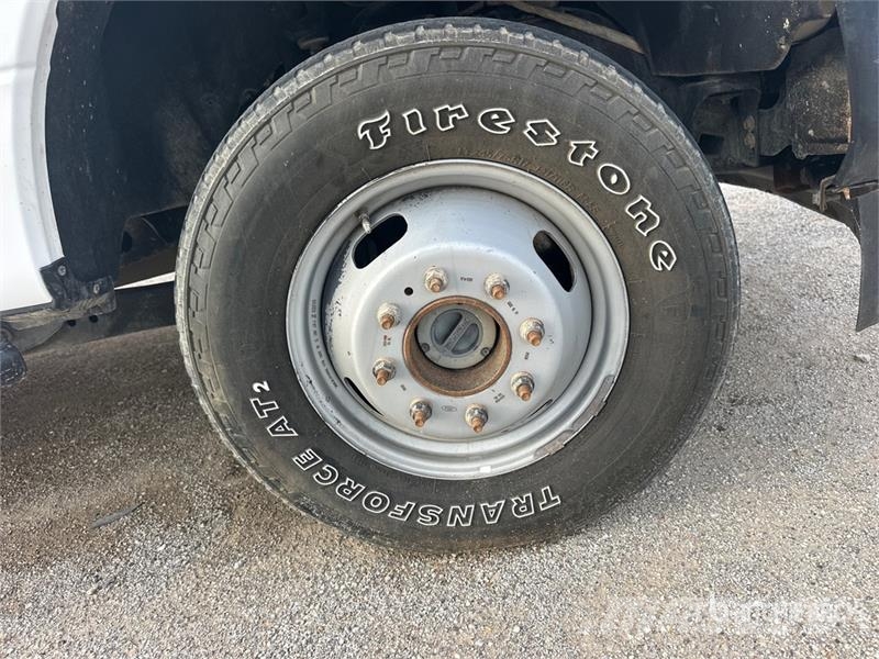 Ford F-350 XL 4x4 Crew Cab Utility Truck (Inoperable) ピックアップ/ドロップサイド