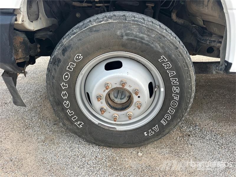 Ford F-350 XL 4x4 Crew Cab Utility Truck (Inoperable) ピックアップ/ドロップサイド