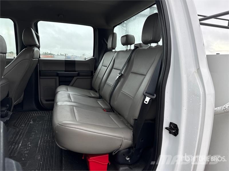 Ford F-350 XL 4x4 Crew Cab Utility Truck Prekucniki