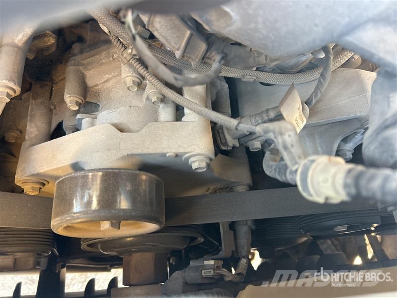 Ford F-350 XL 4x4 Crew Cab Pickup Andere Transporter