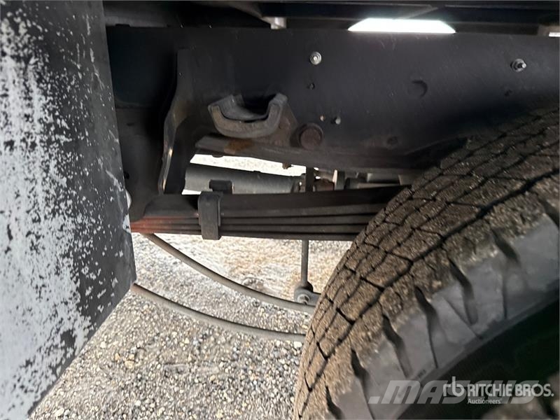 Ford F-350 XL 4x4 Crew Cab Utility Truck Prekucniki