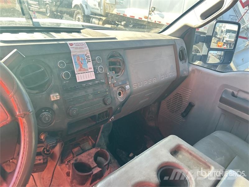 Ford F-350 XL 4x4 Crew Cab Utility Truck Vieglais kravas automobilis/izkraušana no sāniem
