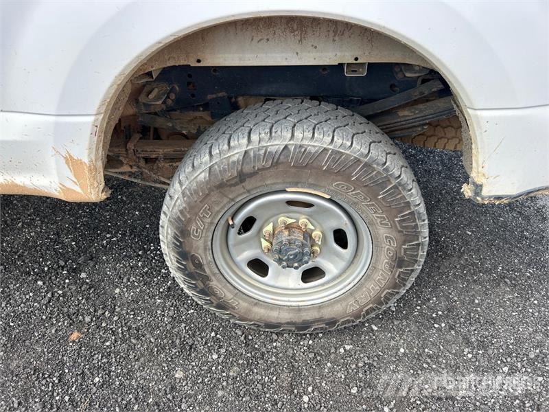 Ford F-350 XL 4x4 Crew Cab Pickup Other