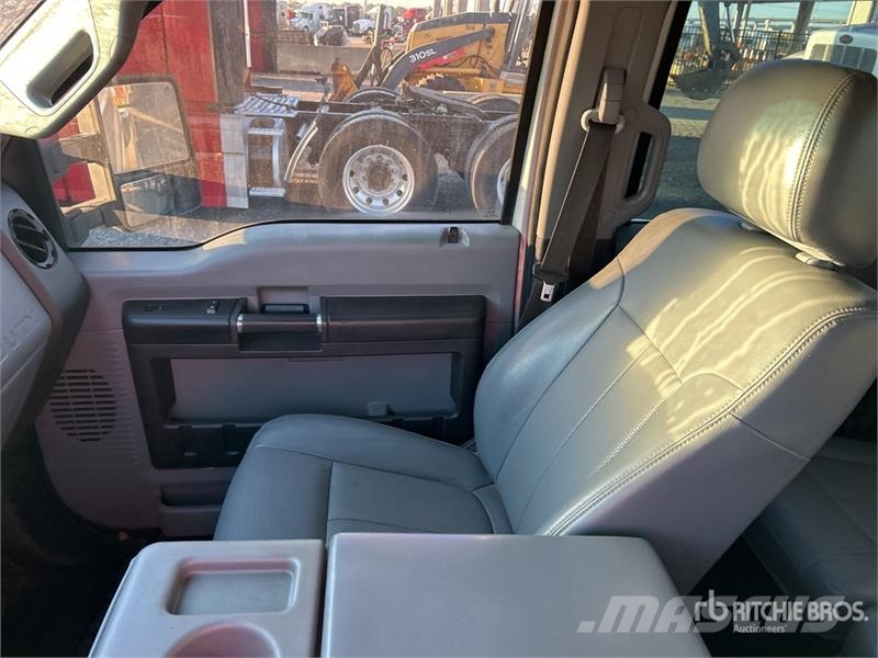 Ford F-350 XL 4x4 Crew Cab Pickup Andere Transporter