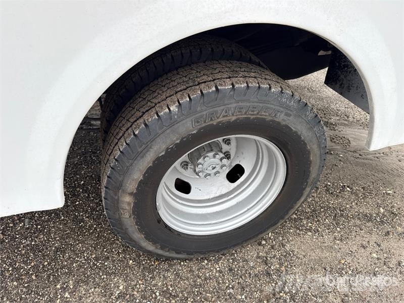 Ford F-350 XL 4x4 Crew Cab Utility Truck Prekucniki