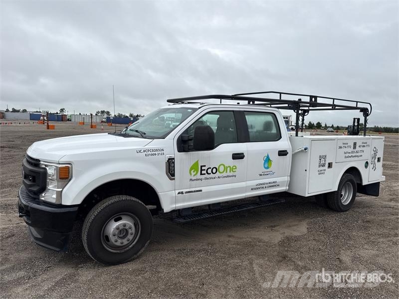 Ford F-350 XL 4x4 Crew Cab Utility Truck Prekucniki