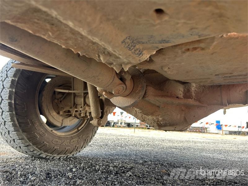Ford F-350 XL 4x4 Crew Cab Pickup Other