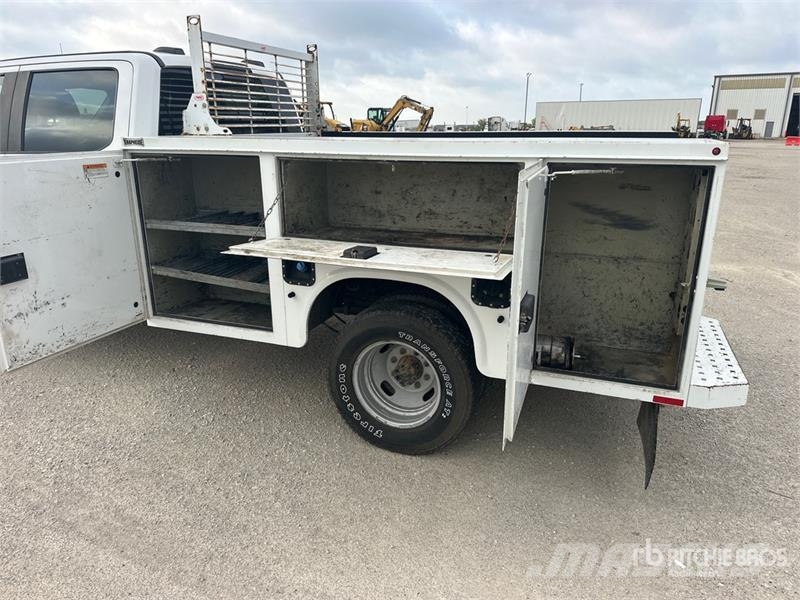 Ford F-350 XL 4x4 Crew Cab Utility Truck (Inoperable) ピックアップ/ドロップサイド
