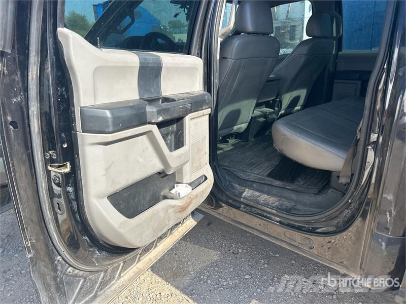 Ford F-350 XL 4x4 Crew Cab Pickup Andere Transporter