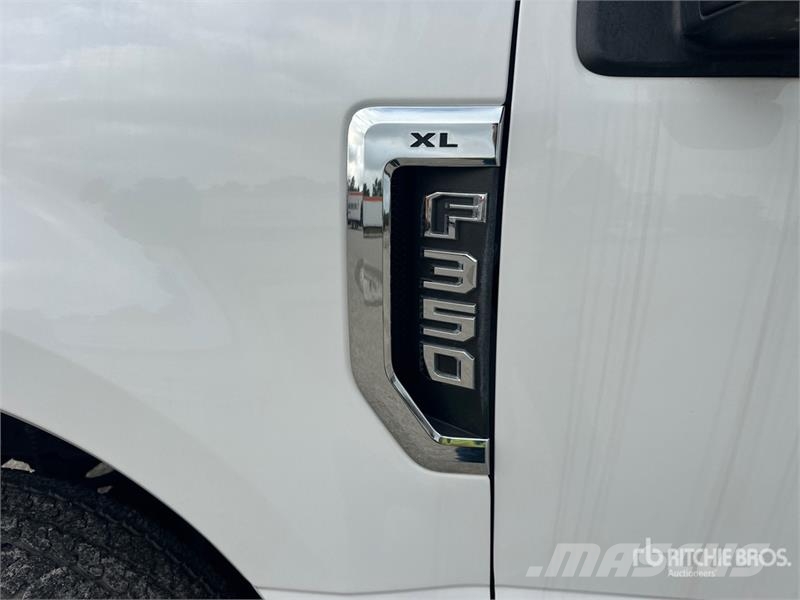 Ford F-350 XL 4x4 Crew Cab Utility Truck (Inoperable) ピックアップ/ドロップサイド