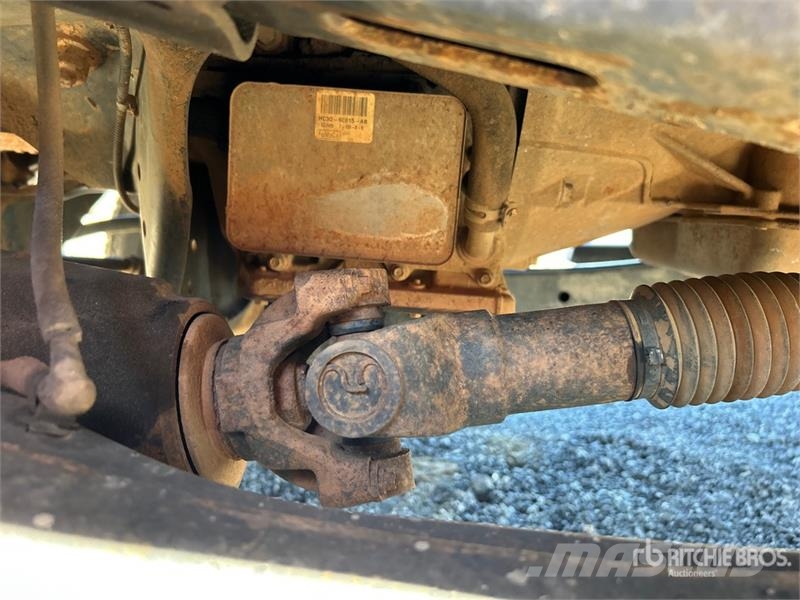Ford F-350 XL 4x4 Crew Cab Pickup Ostalo