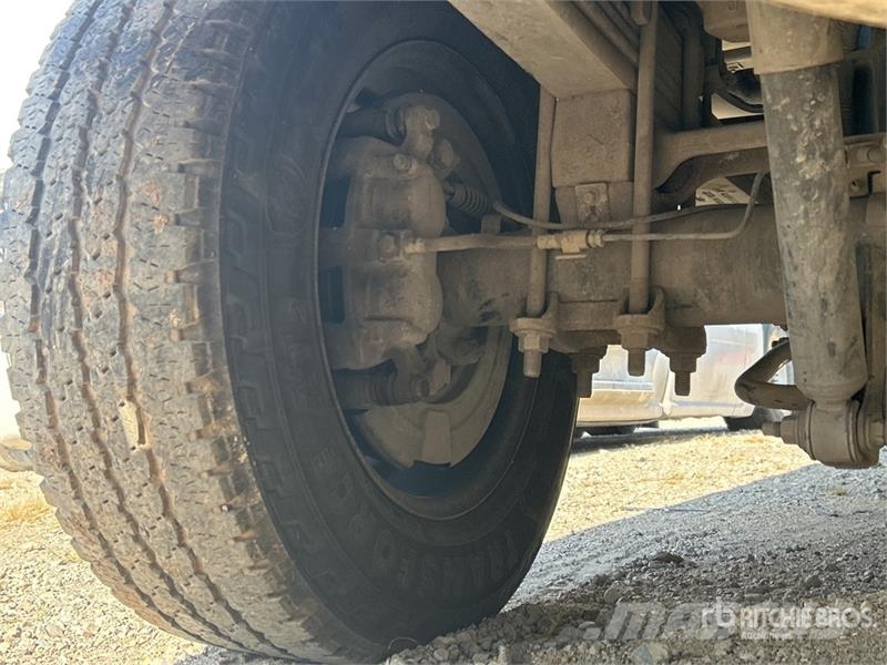 Ford F-350 XL 4x4 Crew Cab Pickup Andere Transporter