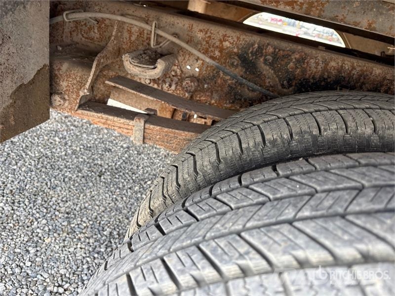 Ford F-350 XL 4x4 Crew Cab Utility Truck Utilitaire benne