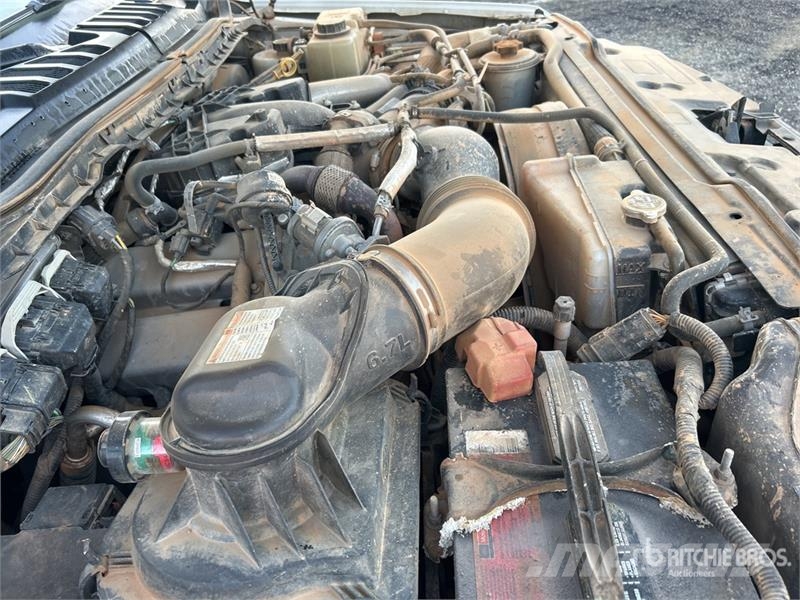 Ford F-350 XL 4x4 Crew Cab Pickup Ostalo