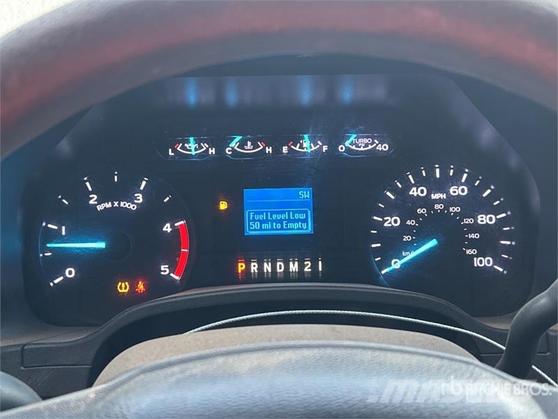 Ford F-350 XL 4x4 Crew Cab Pickup Ostalo