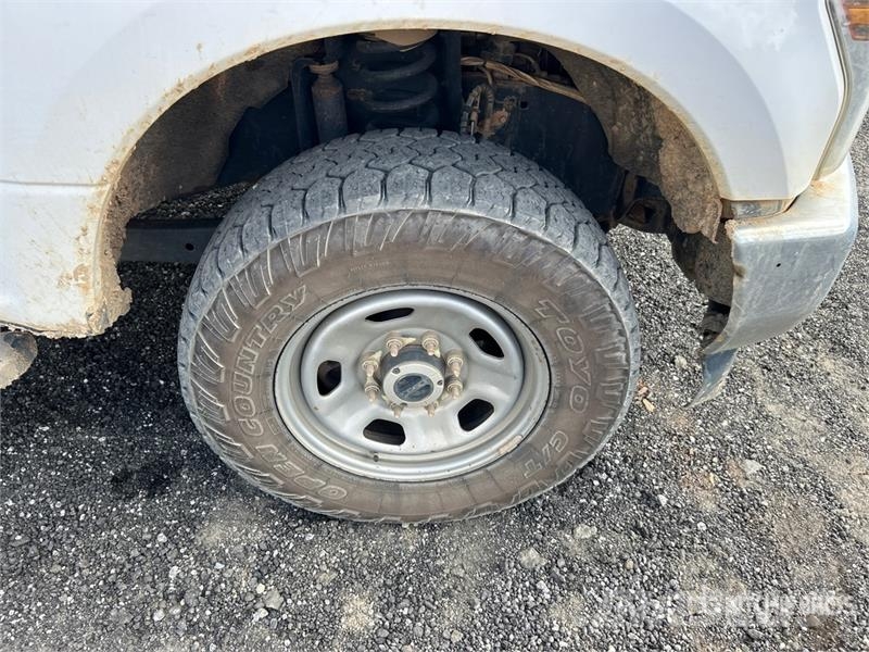 Ford F-350 XL 4x4 Crew Cab Pickup Other