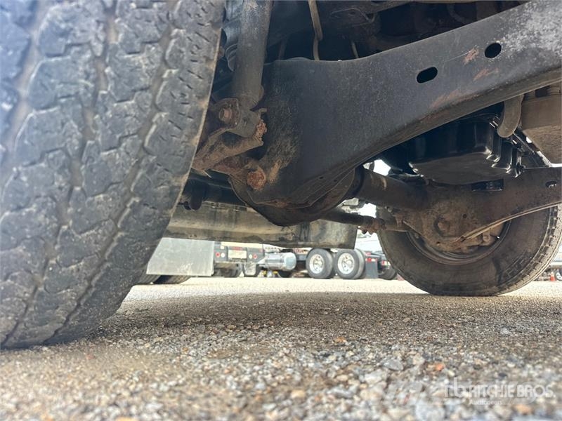 Ford F-350 XL 4x4 Crew Cab Utility Truck (Inoperable) ピックアップ/ドロップサイド