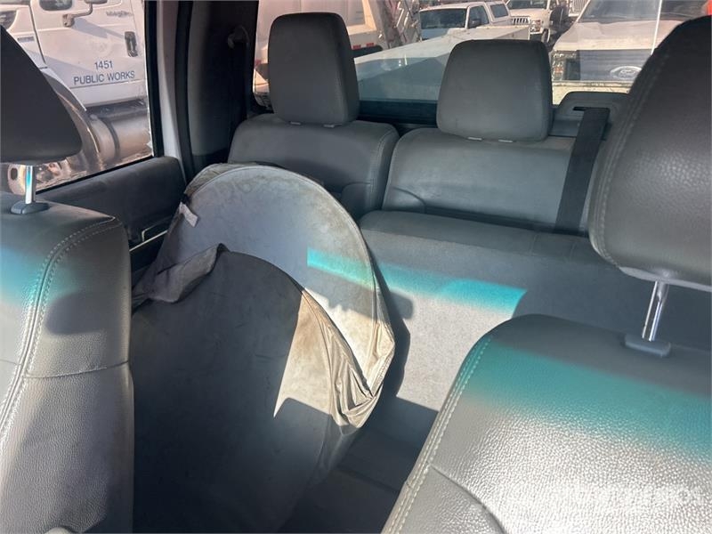 Ford F-350 XL 4x4 Crew Cab Utility Truck Vieglais kravas automobilis/izkraušana no sāniem