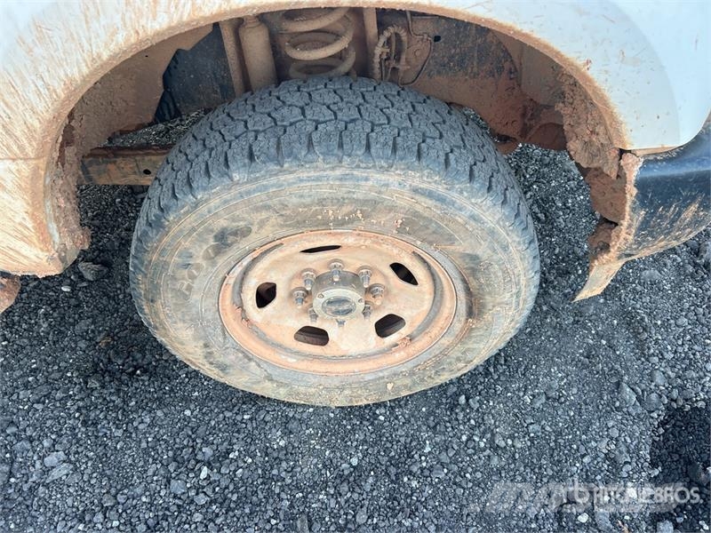 Ford F-350 XL 4x4 Crew Cab Pickup Ostalo