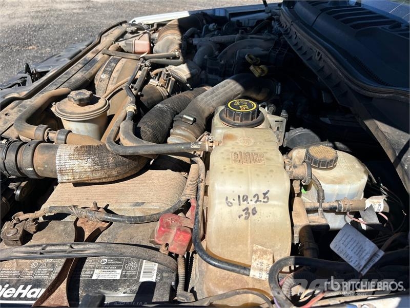 Ford F-350 XL 4x4 Crew Cab Pickup Ostalo
