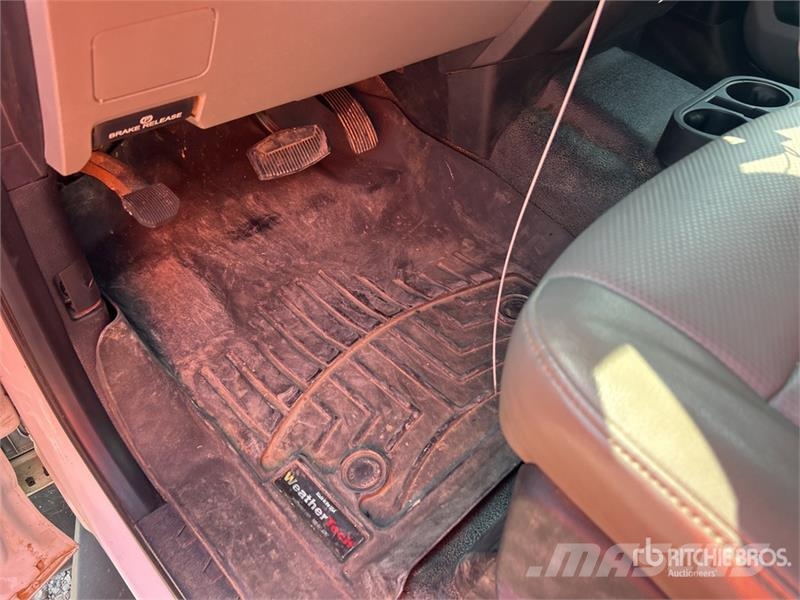 Ford F-350 XL 4x4 Extended Cab Service Truck Pilsētas atkritumvedēji
