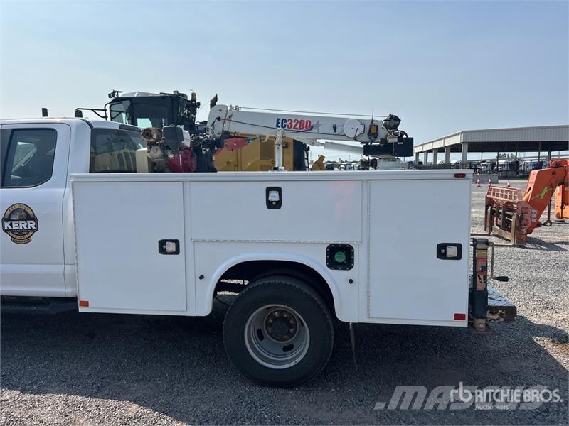 Ford F-350 XL 4x4 Extended Cab Service Truck Pilsētas atkritumvedēji