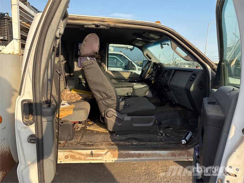 Ford F-350 XL 4x4 Extended Cab Service Truck Kommunalt / generelt kjøretøy