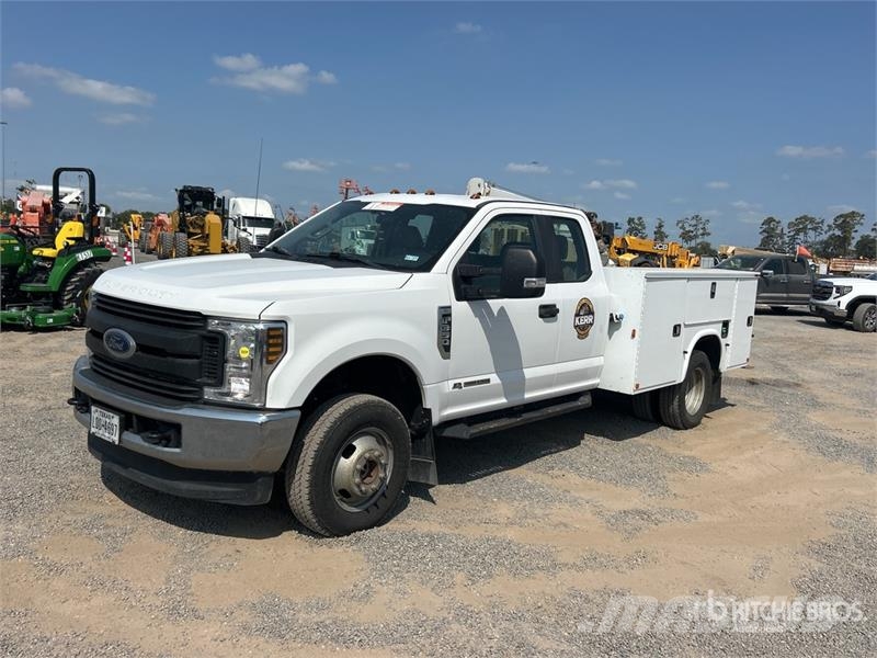 Ford F-350 XL 4x4 Extended Cab Service Truck Pilsētas atkritumvedēji