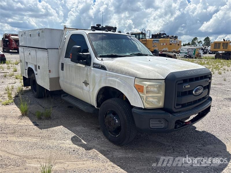 Ford F-350 XL 4x4 Service Truck (Inoperable) 多目的／汎用車両