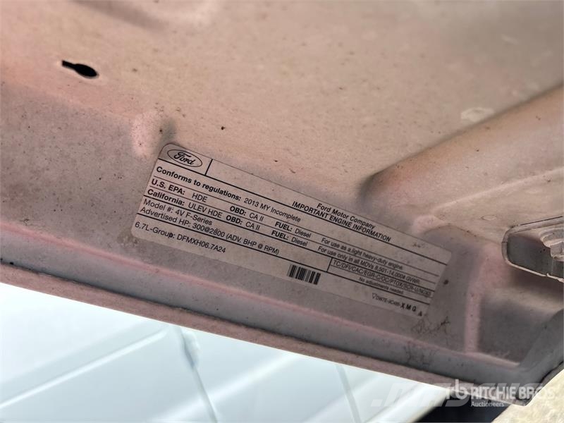 Ford F-350 XL 4x4 Service Truck (Inoperable) 多目的／汎用車両