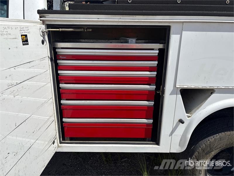 Ford F-350 XL 4x4 Service Truck (Inoperable) 多目的／汎用車両