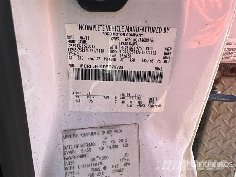 Ford F-350 XL 4x4 Service Truck (Inoperable) 多目的／汎用車両