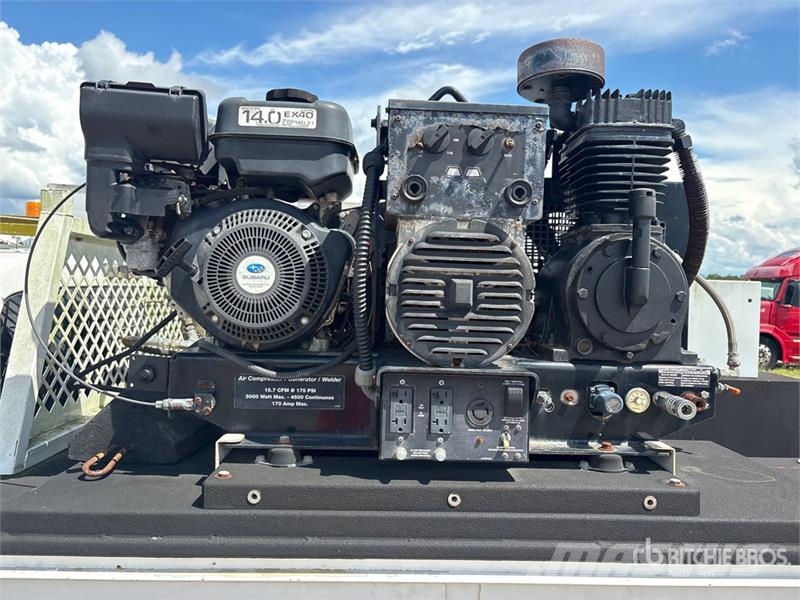 Ford F-350 XL 4x4 Service Truck (Inoperable) 多目的／汎用車両