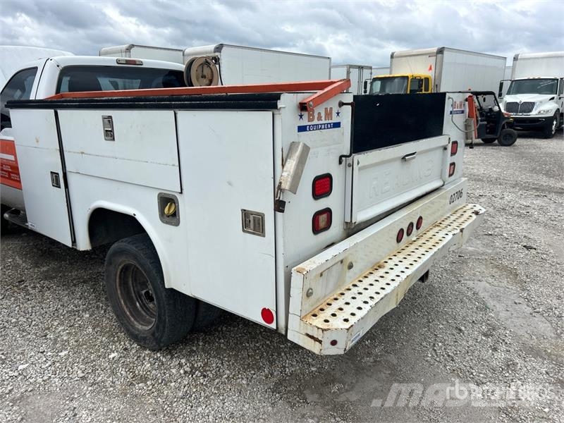 Ford F-350 XL 4x4 Utility Truck Kiperi