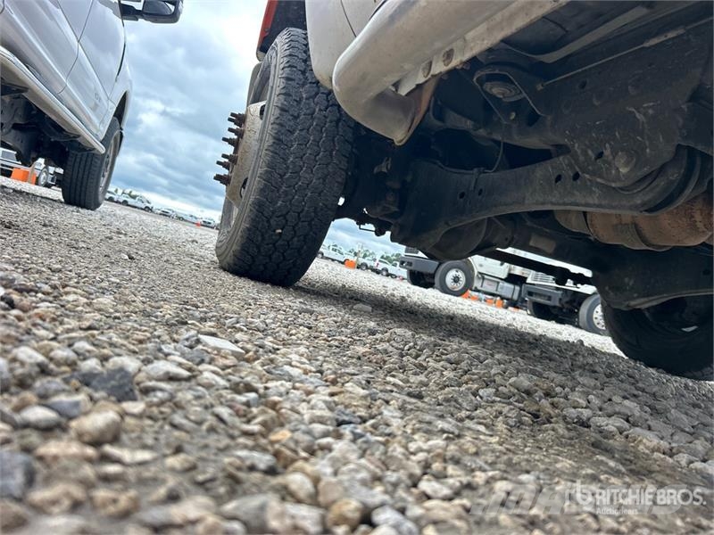 Ford F-350 XL 4x4 Utility Truck Kiperi