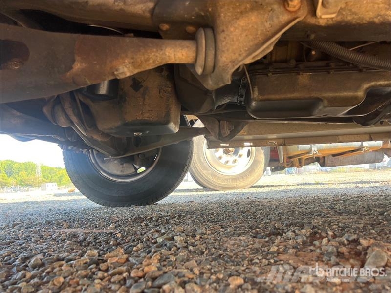 Ford F-350 XLT 4x2 Crew Cab Pickup Інше