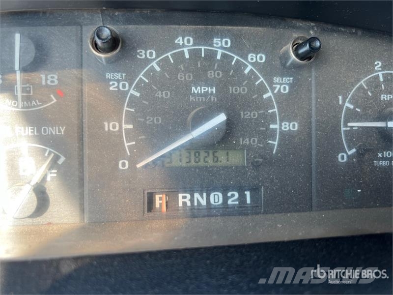 Ford F-350 XLT 4x2 Crew Cab Pickup Інше