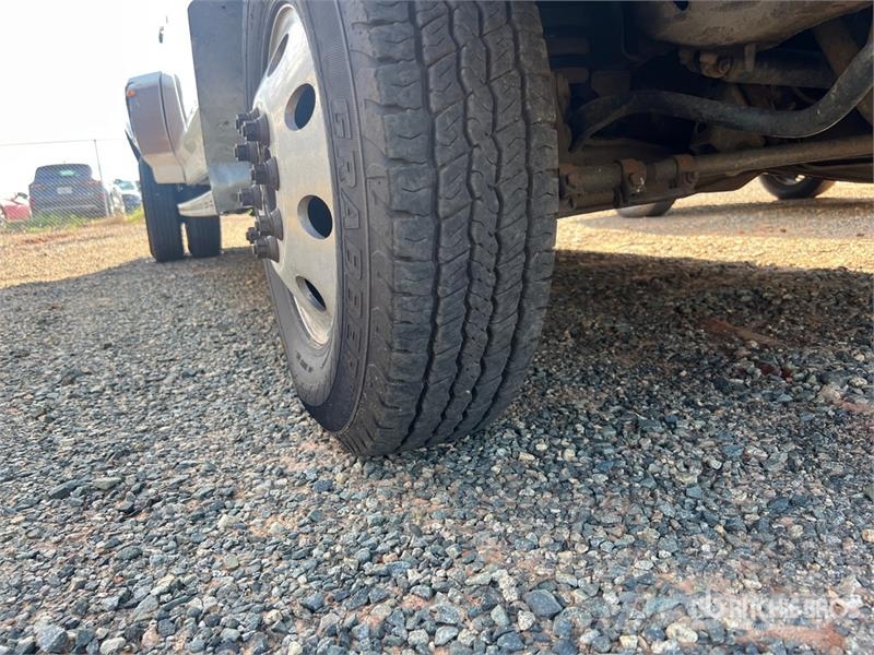 Ford F-350 XLT 4x2 Crew Cab Pickup Інше