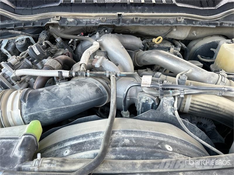 Ford F-350 XLT 4x4 Crew Cab Pickup Other