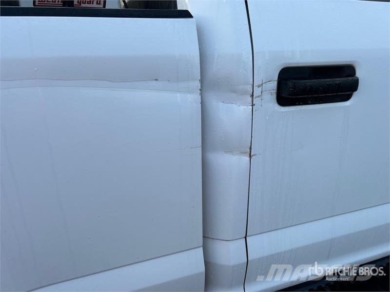 Ford F-350 XLT 4x4 Crew Cab Pickup Other