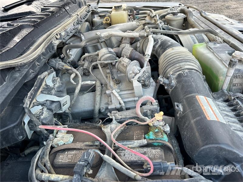 Ford F-350 XLT 4x4 Crew Cab Pickup Other