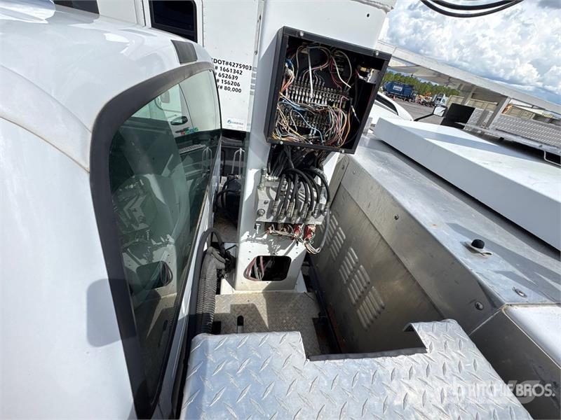 Ford F-450 المنصات الهوائية المثبتة على شاحنة